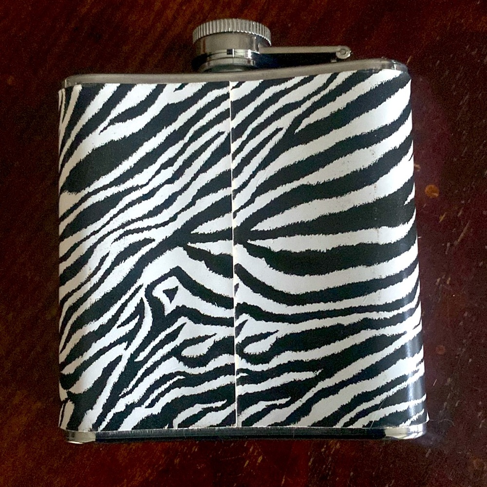 Flask - 6 oz - Picture 2 of 3